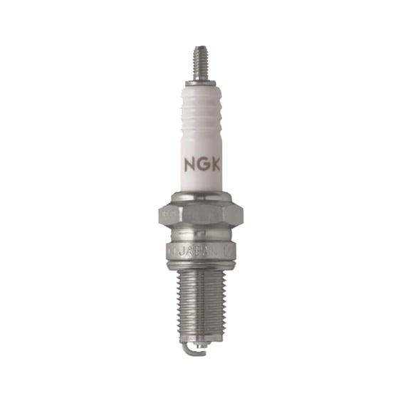 spark plug D7EA