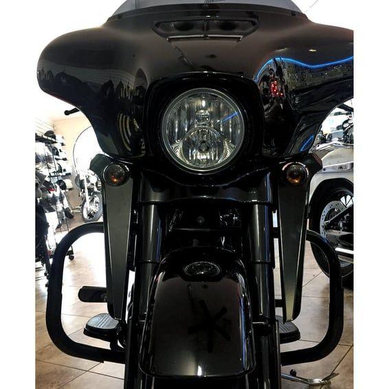 wind deflectors. Black