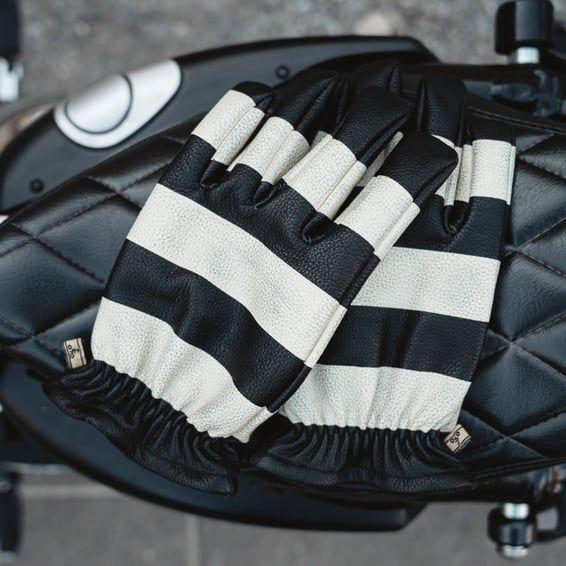 Pitt gloves black/white
