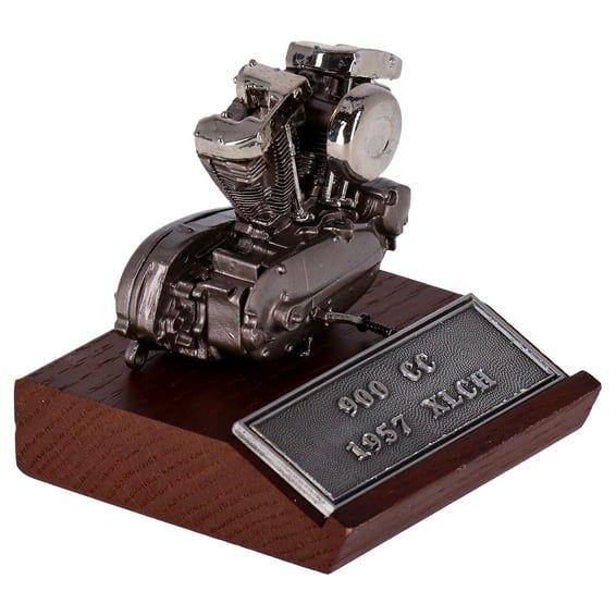 Ironhead motor model features 1:10 scale