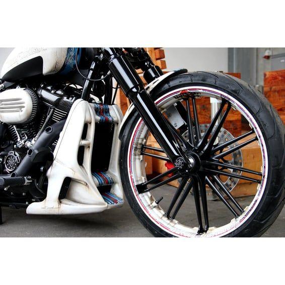 radiator cover 'Racing'. Matte black