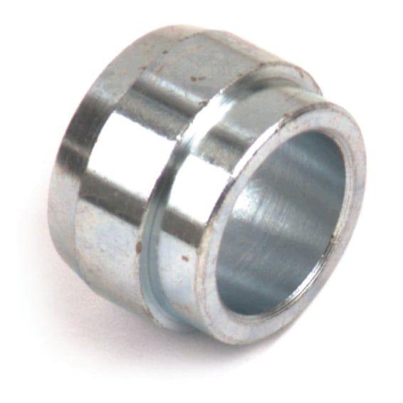 Outer bearing spacer, wheel hub