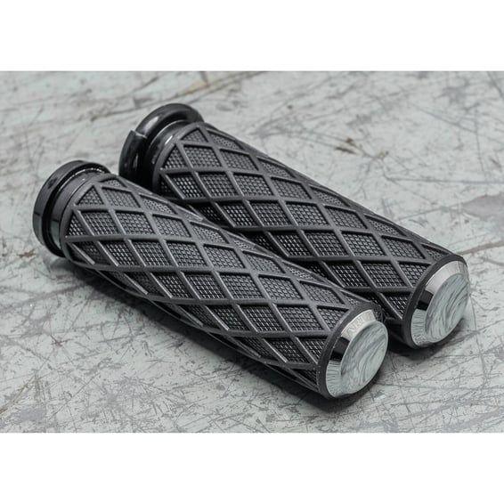 Diamond handlebar grip set. Chrome